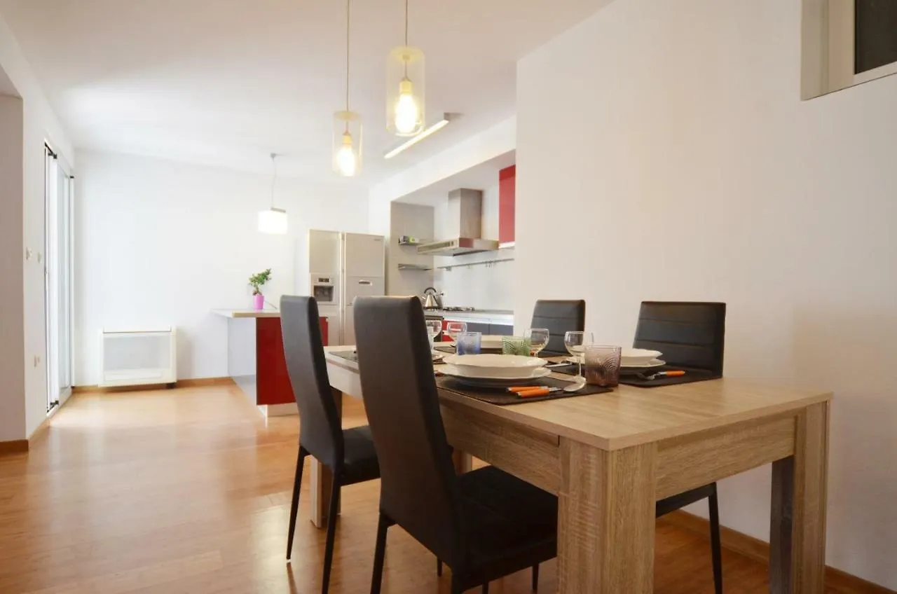 Maja Apartment Ρόβινι 3*,  Κροατία