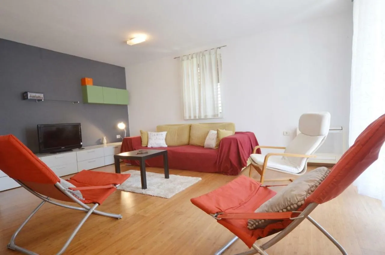 Maja Apartment Ρόβινι